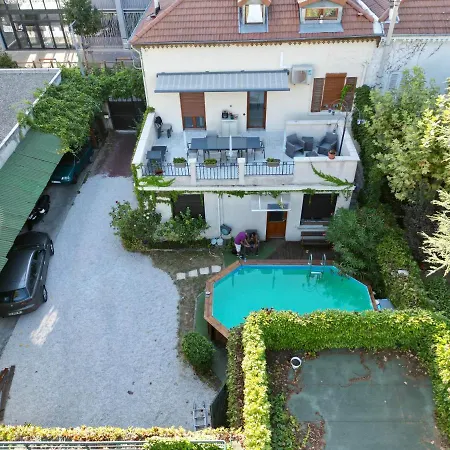 Clos Feuillat Bed and breakfast 2*