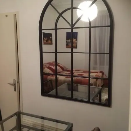 B&B 