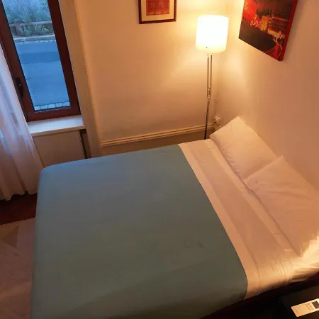 B&B 