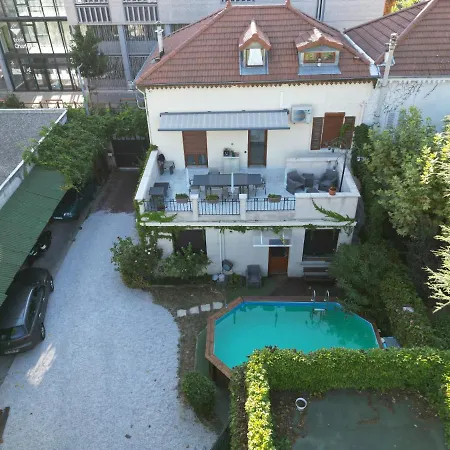 Clos Feuillat 4* Lyon