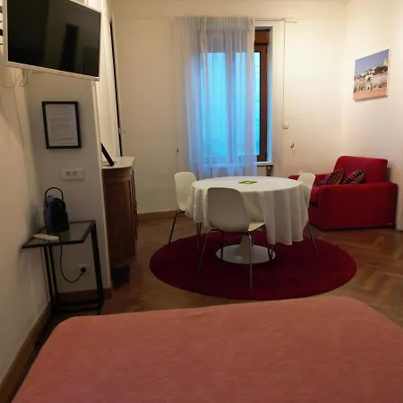 B&B 