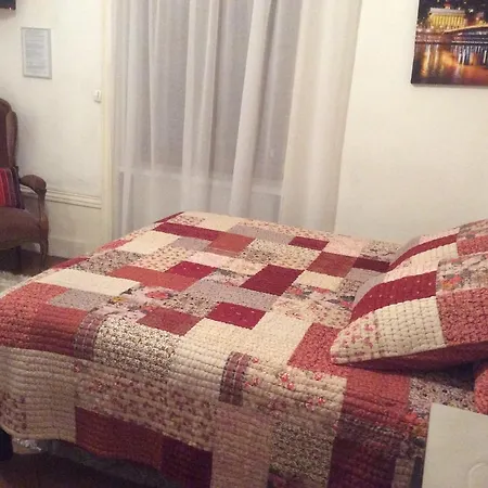 B&B 
