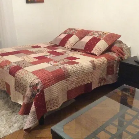 B&B 