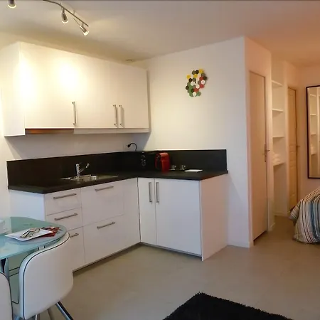 B&B 