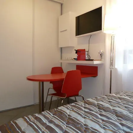 B&B 